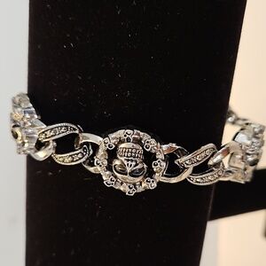 SKULL Antiqued Silverstone 8" Long Bracelet